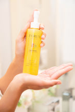 Load image into Gallery viewer, Brightening Glow Cleanser